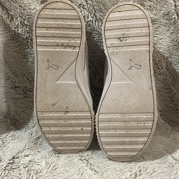 Puma Women's White Sneakers - Picture 5 of 5